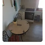 Διαμέρισμα Quiet And Cosy Near Hallenstadion *