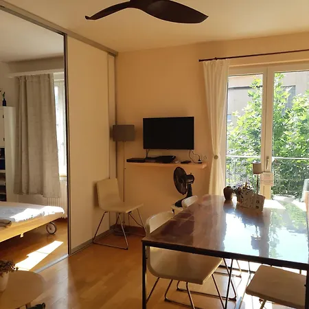 Quiet And Cosy Near Hallenstadion *