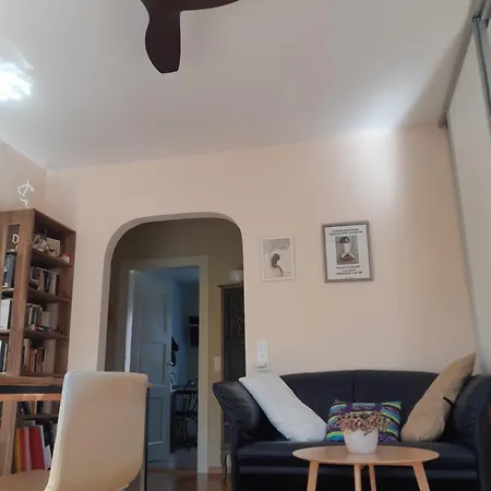 Quiet And Cosy Near Hallenstadion *